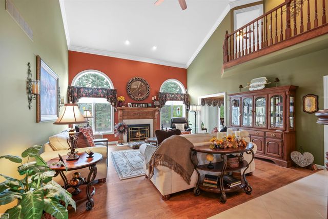 20316 Huron Dr. Drive, Clinton Twp, MI 48038