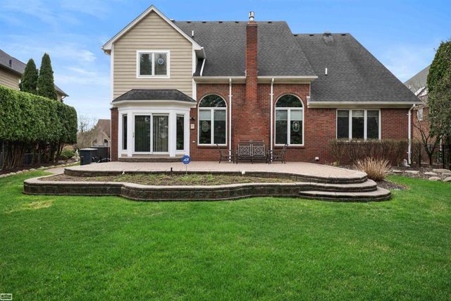 20316 Huron Dr. Drive, Clinton Twp, MI 48038