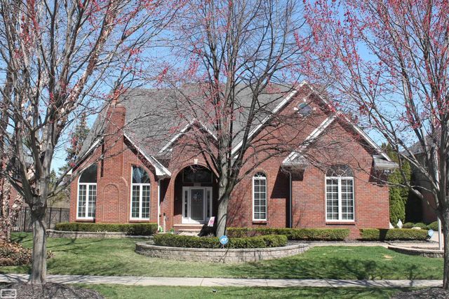 20316 Huron Dr. Drive, Clinton Twp, MI 48038