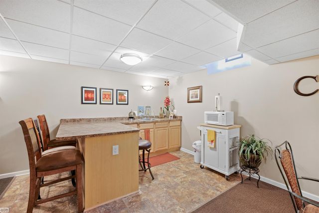 20316 Huron Dr. Drive, Clinton Twp, MI 48038