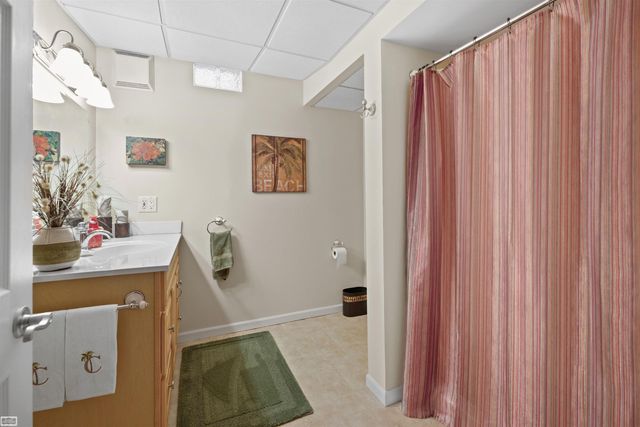 20316 Huron Dr. Drive, Clinton Twp, MI 48038