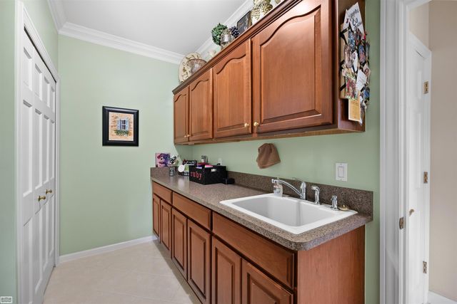20316 Huron Dr. Drive, Clinton Twp, MI 48038