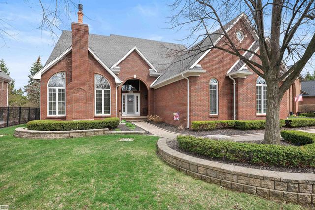 20316 Huron Dr. Drive, Clinton Twp, MI 48038