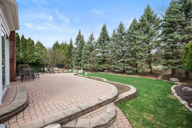 20316 Huron Dr. Drive, Clinton Twp, MI 48038
