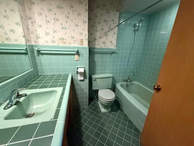 745 HI Ridge AVENUE, Waukesha, WI 53186