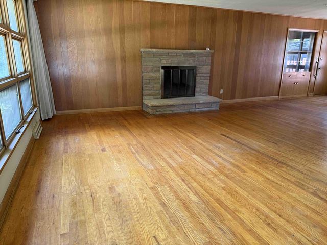 745 HI Ridge AVENUE, Waukesha, WI 53186