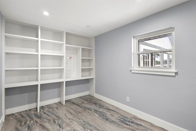 6754 Raymond, Kaufman, TX 75142