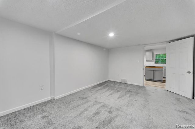 20885 Westview Avenue, Ferndale, MI 48220