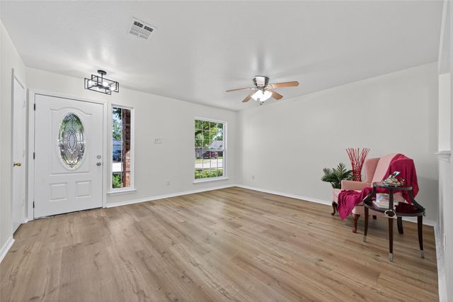 7203 Greenwood Point Drive, Cypress, TX 77433