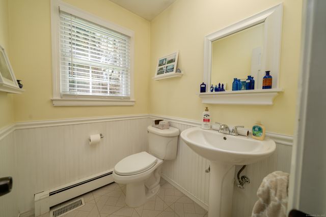 10 Corbin Circle, Branford, CT 06405