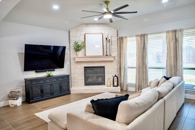 1525 Jocelyn Drive, Fort Worth, TX 76052