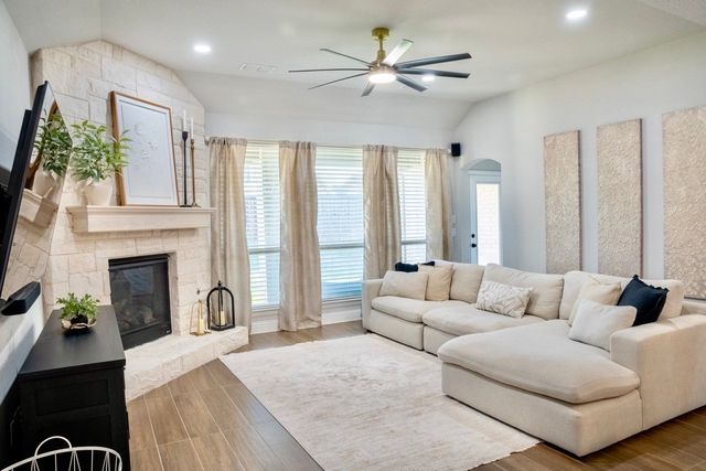 1525 Jocelyn Drive, Fort Worth, TX 76052