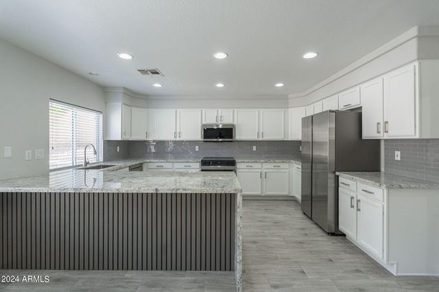 6326 W EL CORTEZ Place, Phoenix, AZ 85083