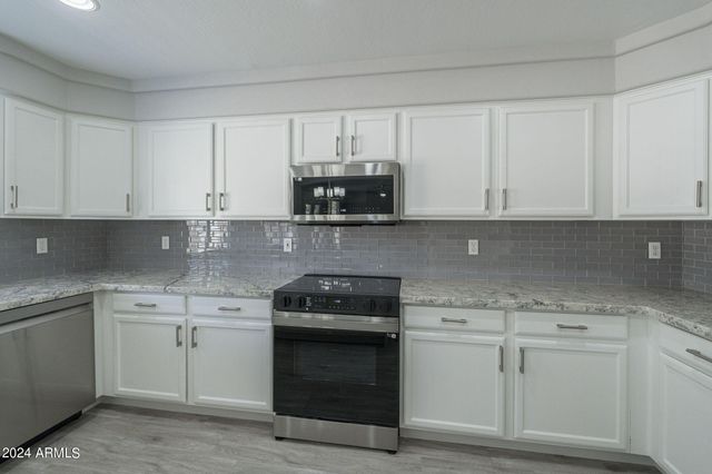 6326 W EL CORTEZ Place, Phoenix, AZ 85083