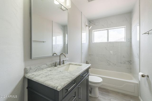 6326 W EL CORTEZ Place, Phoenix, AZ 85083