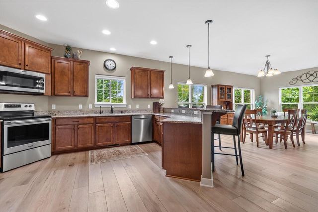 N25W27264 Covington COURT, Pewaukee, WI 53072