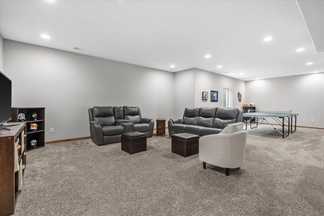 N25W27264 Covington COURT, Pewaukee, WI 53072