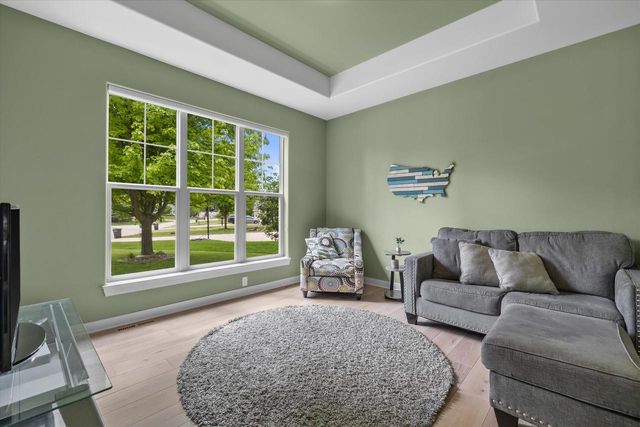 N25W27264 Covington COURT, Pewaukee, WI 53072