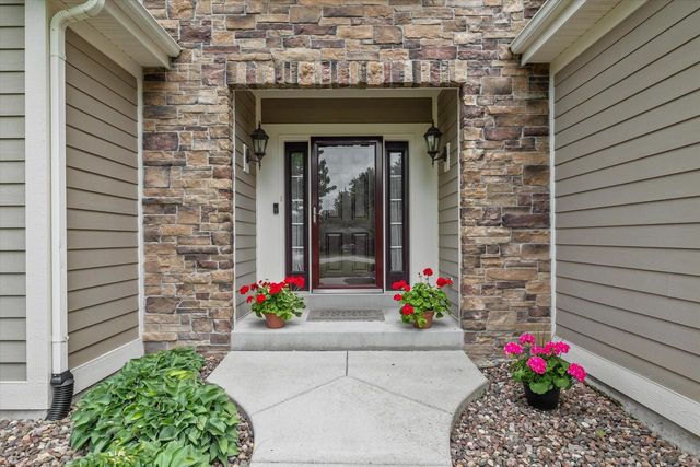 N25W27264 Covington COURT, Pewaukee, WI 53072