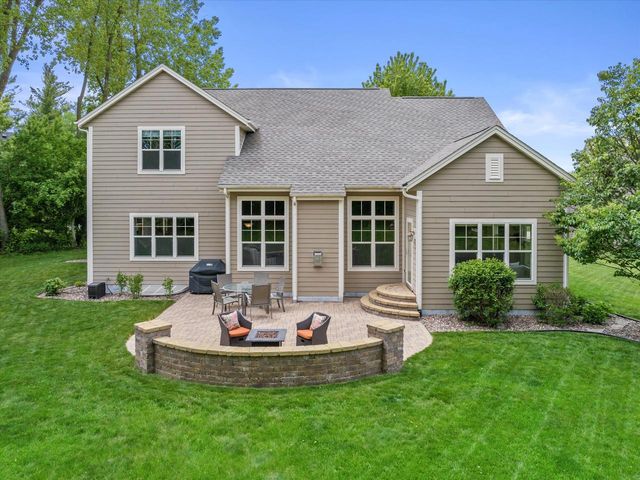 N25W27264 Covington COURT, Pewaukee, WI 53072