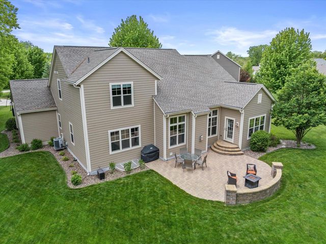 N25W27264 Covington COURT, Pewaukee, WI 53072