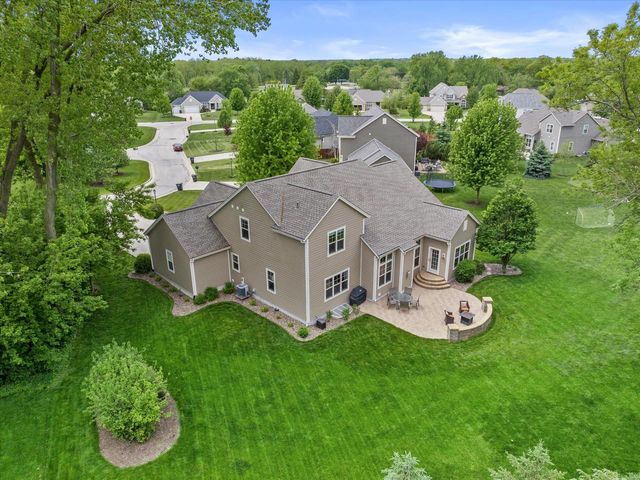 N25W27264 Covington COURT, Pewaukee, WI 53072