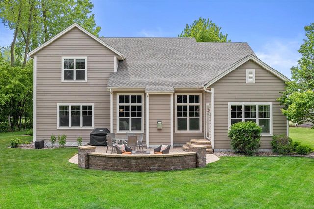 N25W27264 Covington COURT, Pewaukee, WI 53072