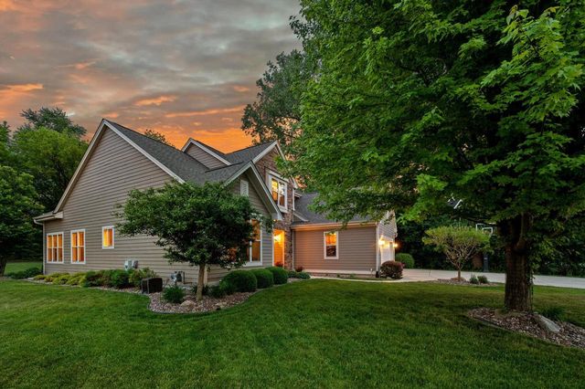 N25W27264 Covington COURT, Pewaukee, WI 53072