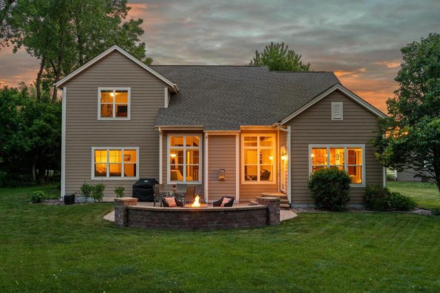 N25W27264 Covington COURT, Pewaukee, WI 53072
