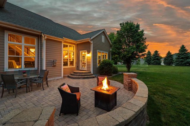 N25W27264 Covington COURT, Pewaukee, WI 53072