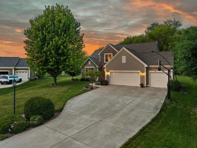 N25W27264 Covington COURT, Pewaukee, WI 53072