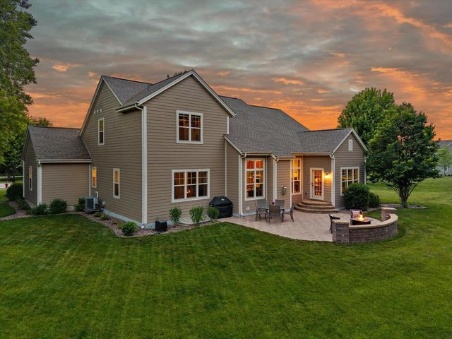 N25W27264 Covington COURT, Pewaukee, WI 53072