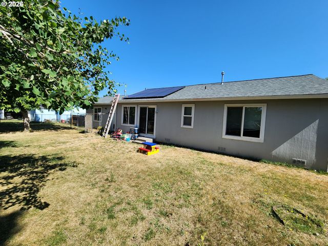 249 S MAGNOLIA St, Cornelius, OR 97113