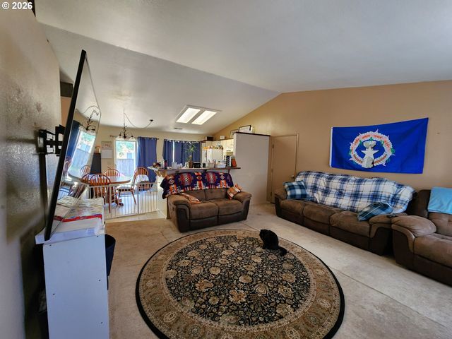 249 S MAGNOLIA St, Cornelius, OR 97113