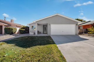 924 Perry Meadows Drive NE, Rio Rancho, NM 87144