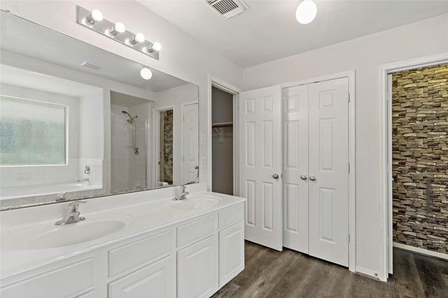 3419 Cypress Village Drive, Pearland, TX 77584