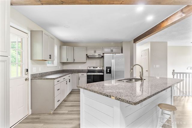 1153 King Richard Parkway, Dayton, OH 45449