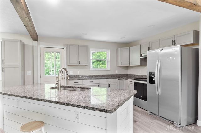 1153 King Richard Parkway, Dayton, OH 45449