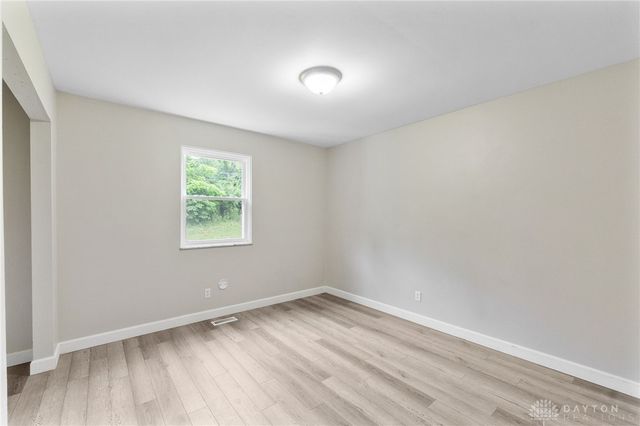 1153 King Richard Parkway, Dayton, OH 45449