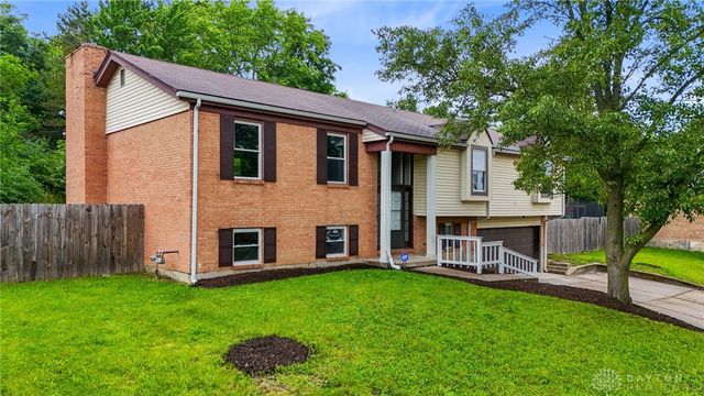 1153 King Richard Parkway, Dayton, OH 45449