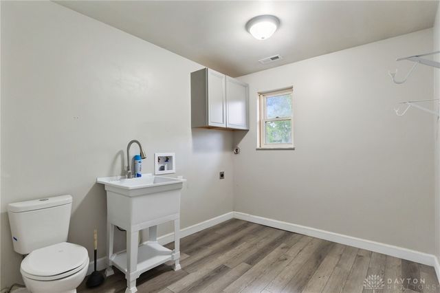 1153 King Richard Parkway, Dayton, OH 45449