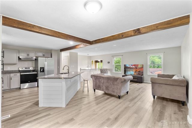 1153 King Richard Parkway, Dayton, OH 45449