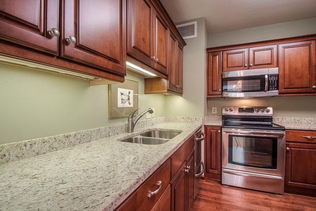 333 W Meyer Boulevard 208, Kansas City, MO 64113