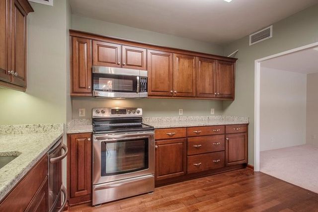 333 W Meyer Boulevard 208, Kansas City, MO 64113