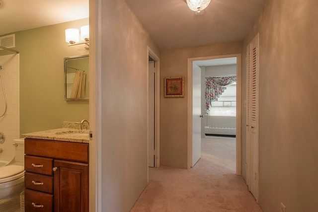 333 W Meyer Boulevard 208, Kansas City, MO 64113