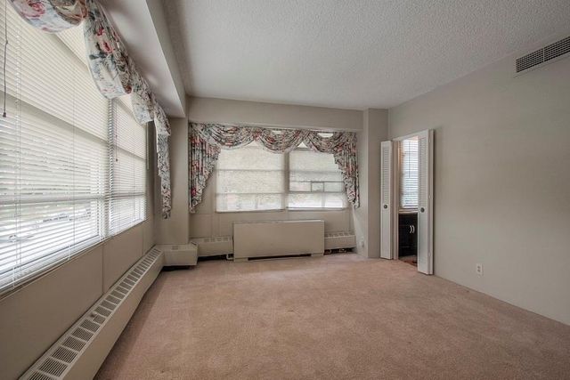 333 W Meyer Boulevard 208, Kansas City, MO 64113