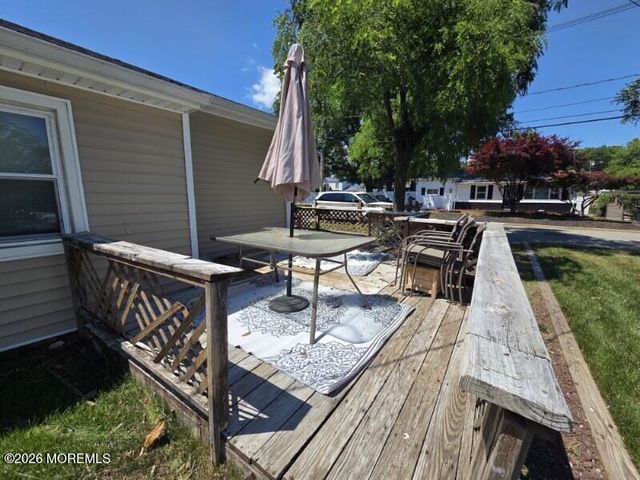 16 Leocadia Court, Hazlet, NJ 07730
