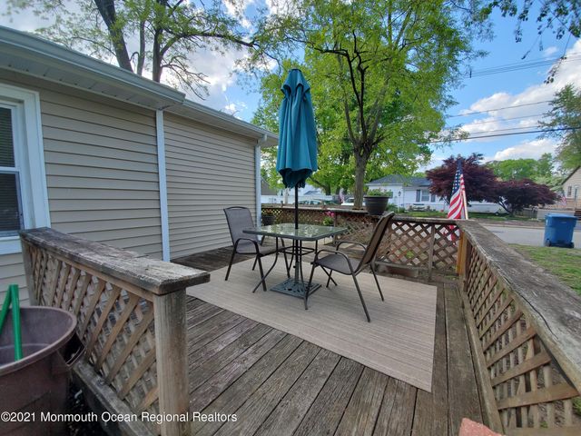 16 Leocadia Court, Hazlet, NJ 07730