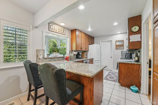 4233 Brookshire Cir, Santa Rosa, CA 95405