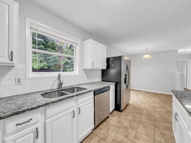 6456 NW 49th Street, Kansas City, MO 64151